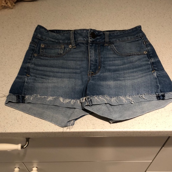 American Eagle Outfitters Stretch Denim Jean Shorts Size 4 - Picture 1 of 5